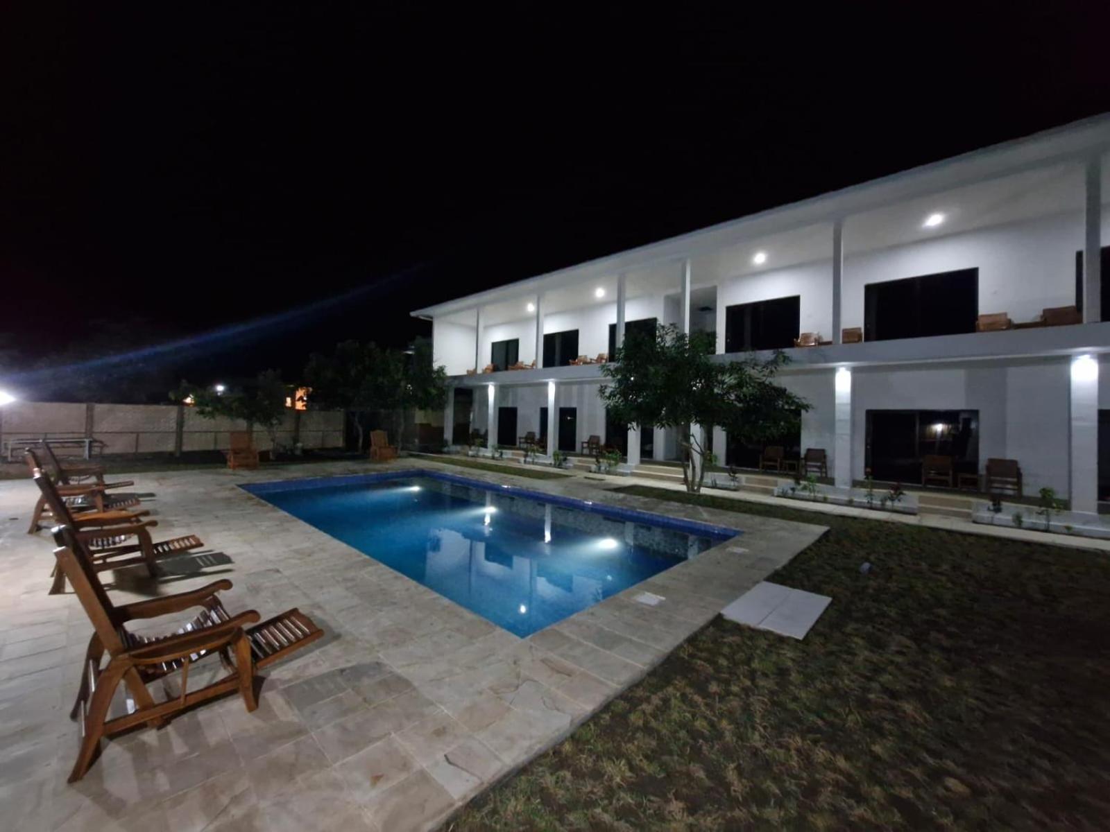 Satu Hati Hotel Ekas Exterior foto