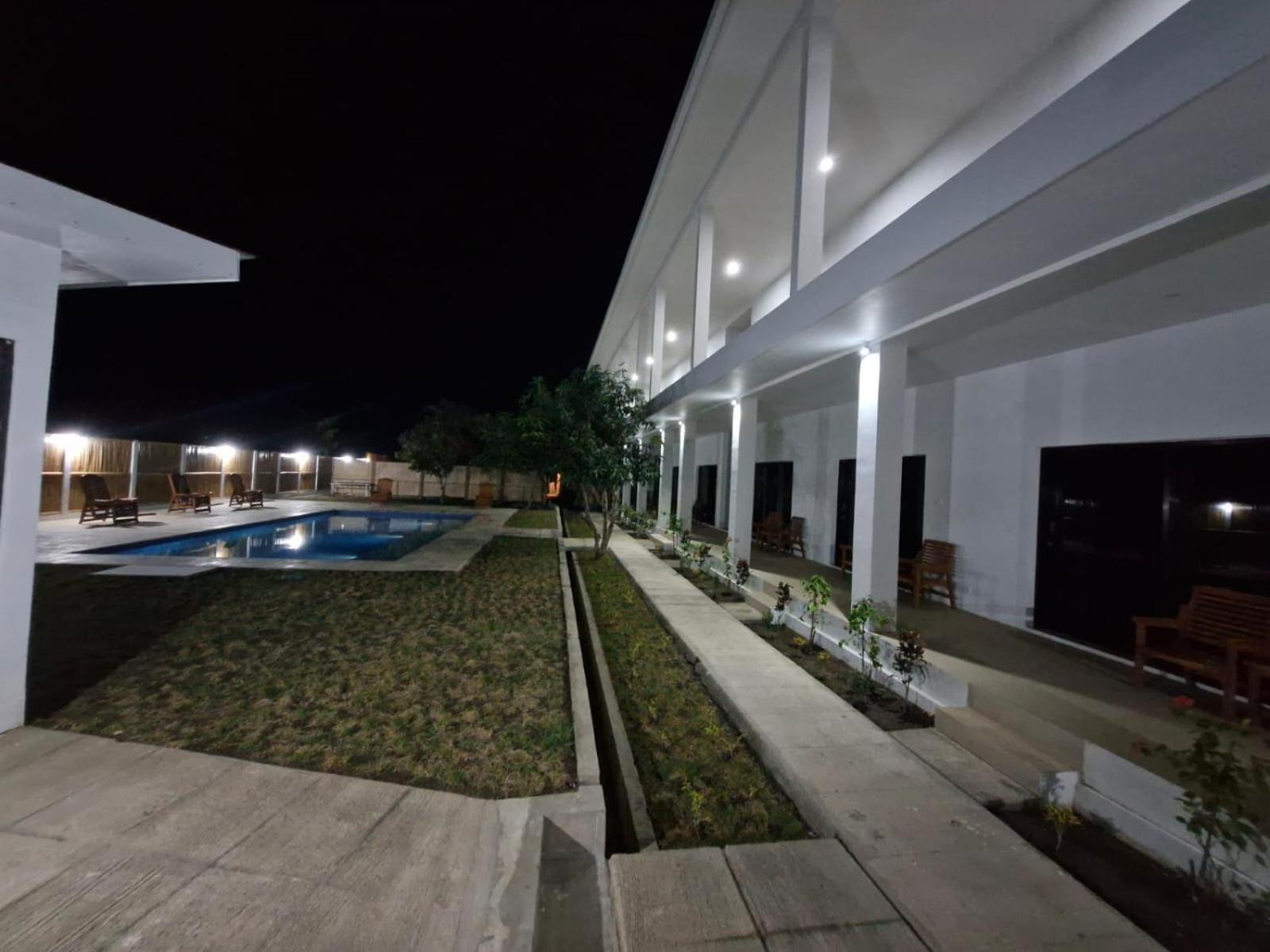 Satu Hati Hotel Ekas Exterior foto