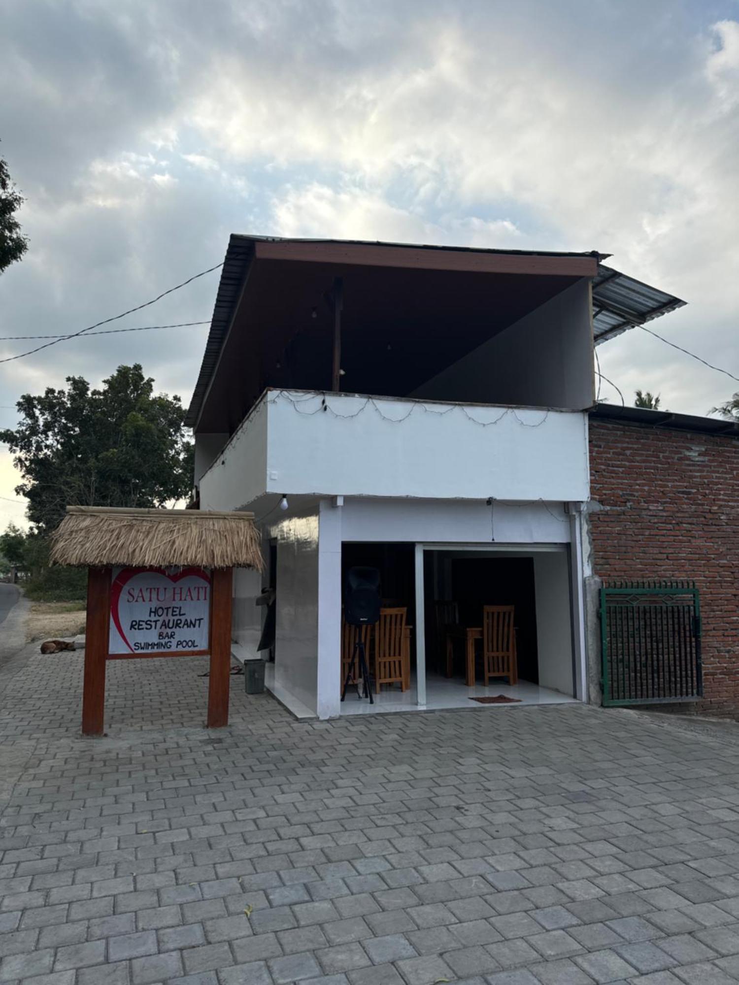 Satu Hati Hotel Ekas Exterior foto