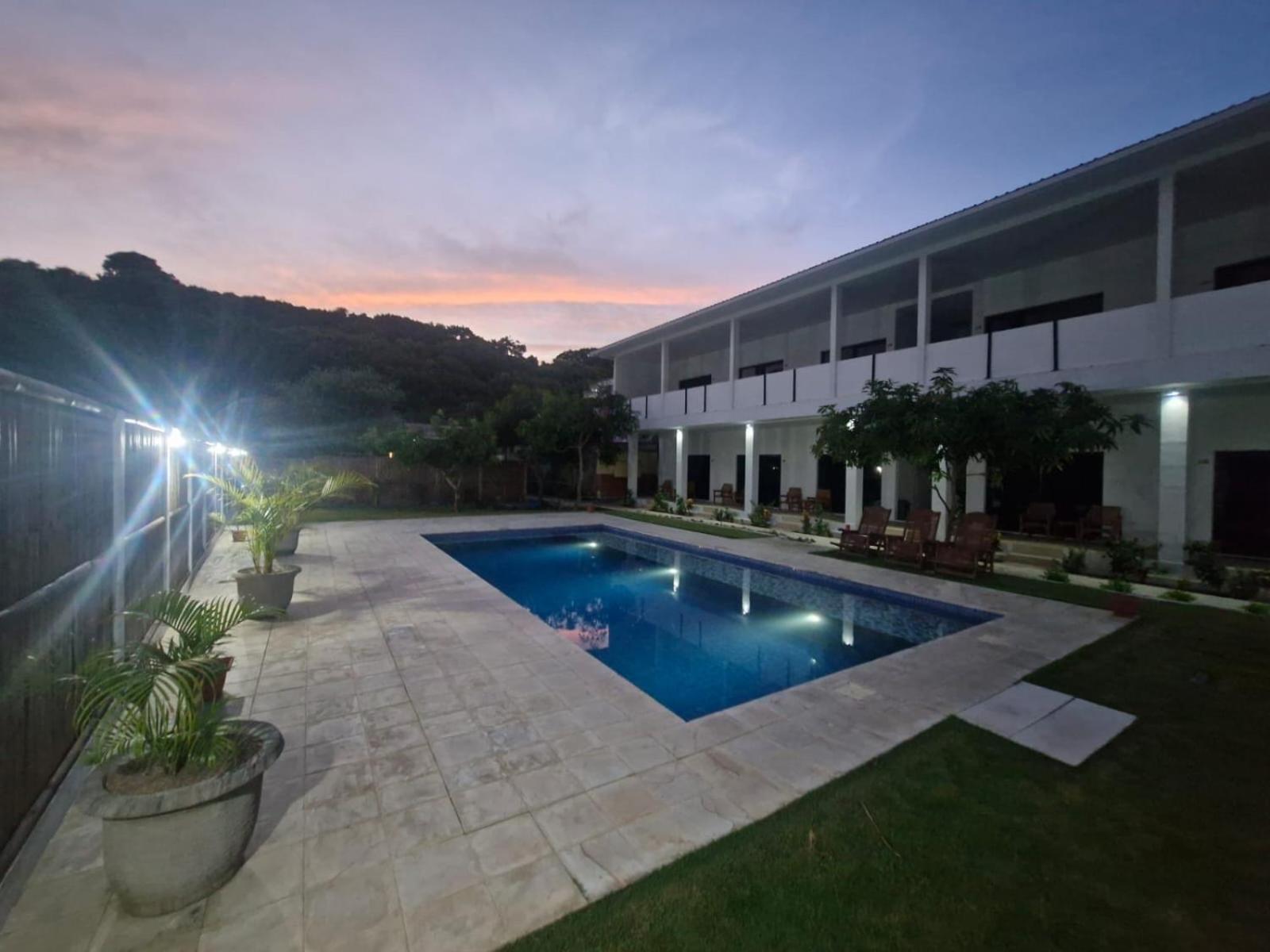 Satu Hati Hotel Ekas Exterior foto