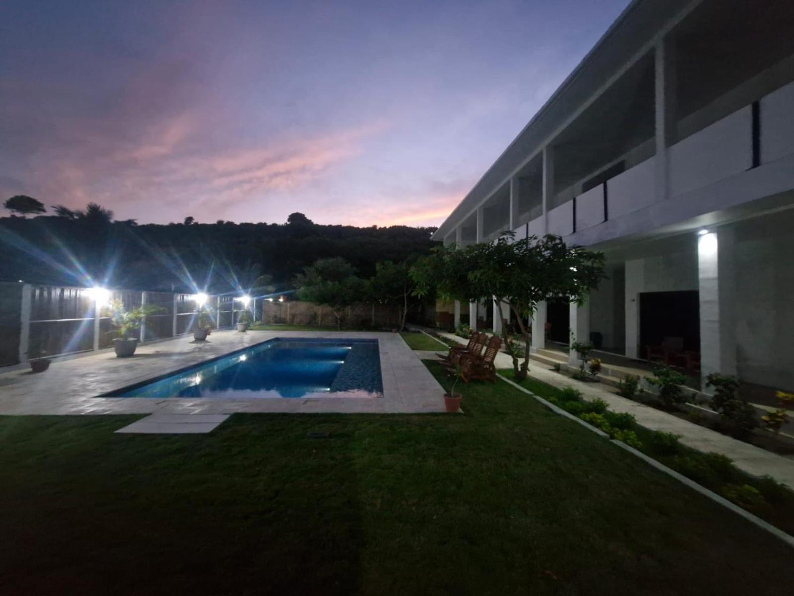 Satu Hati Hotel Ekas Exterior foto